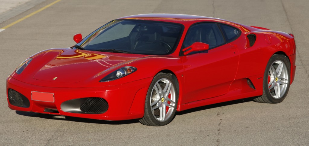 Imagen de un Ferrari 430 en circuito