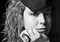 Sesión de fotos en estudio con peluquería y maquillaje (45min)