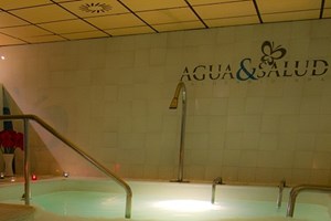 Spa, chocolaterapia y cava para 2 en Agua y Salud
