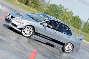 DÚO drift 20 vueltas con Mitsubishi y Porsche y copilotaje GRATIS