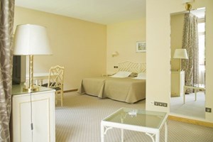 Escapada Mondaigua con Caldea y cena 2 noches