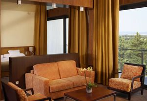 Escapada romántica con spa y cena en el Melià Golf Vichy Catalán 
