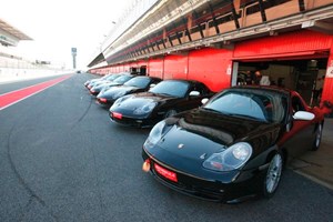 1 vuelta en Lamborghini, 1 en Ferrari y 1 Porsche en circuito corto