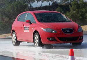 Curso de conducción segura de 8 horas