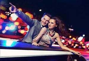 Tour romántico en limusina con cava por Barcelona para dos