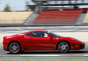 2 vueltas en Ferrari 430 y 1 vuelta en Hummer