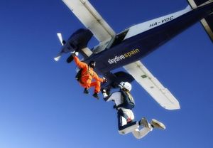 Salto en paracaídas a 4600m. con fotos y vídeo en Sevilla