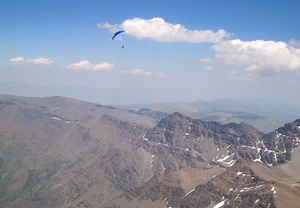 Vuelo en parapente por Sierra Nevada con VÍDEO