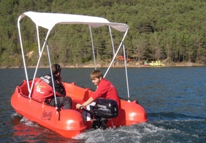 Paseo en barca a motor en el embalse de la Baells