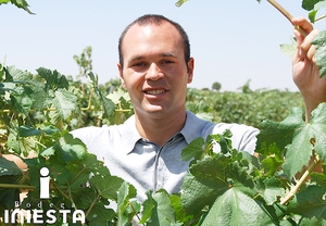 Visita, cata de vino y comida para 2 en Bodega Iniesta
