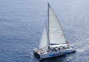 Salida en catamarán en Barcelona: ¡fiesta a bordo!