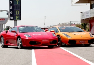 DÚO de coches: 4 vueltas en Ferrari y Lamborghini