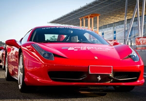 Fan del Motor VIP: ¡mejores coches y más vueltas en circuito!
