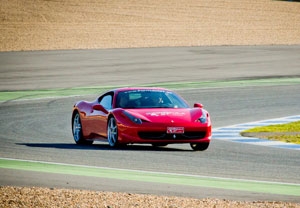 2 vueltas en Ferrari 458 y vuelta extra en Hummer