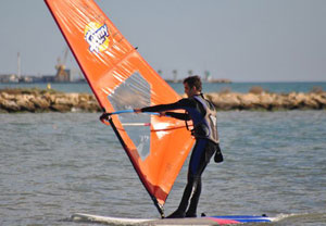 Curso de windsurf o vela de 2h y 30 min en las playas de Alicante