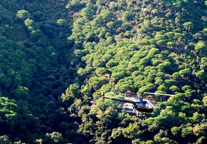 3x2: Vuelo exclusivo en helicóptero para 3 sobre Montmeló