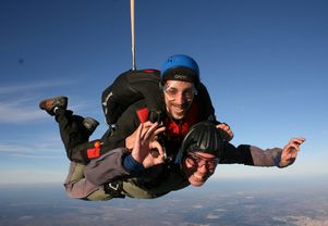 Salto en paracaídas a 4600m. con fotos y vídeo en Sevilla