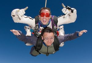 Salto en paracaídas a 4600m. con fotos y vídeo en Sevilla