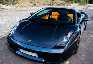 2 vueltas: Ferrari o Lamborghini en Can Padró o Brunete