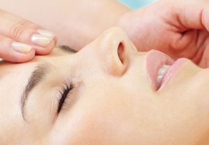 Masaje de espalda o tratamiento facial en Wellsport Club
