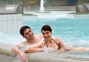 Especial parejas: Caldea con hotel 4 estrellas (primavera)