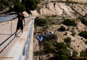 Puenting: 2 saltos de más de 30 metros con Chárate Actividades 