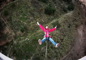 2 saltos de puenting con caídas de 25 metros en Valencia