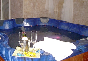 OFERTA: Jacuzzi privado y masaje vichy para 2 en Static Estetik
