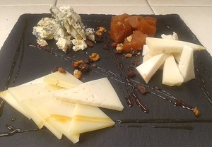 Degustación en Taberna Sidrería típica de la Bahia de Santander