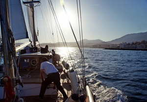 Paseo en barco velero por la bahía de Estepona (1 hora)