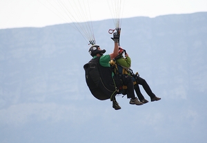 Vuelo en parapente sobre Urbasa y Aralar con FOTOS