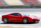 1 vuelta en Ferrari y 1 en Hummer en Cheste o Los Arcos