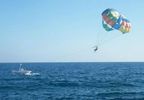Paracaidas en el mar en Marbella