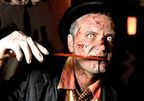 Cena con espectáculo de terror en La Posada Maldita